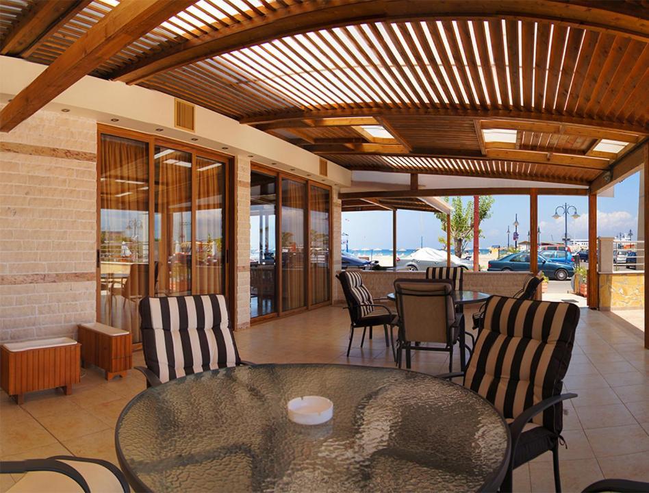 Hotel Ionion Kastro-Kyllini Екстериор снимка